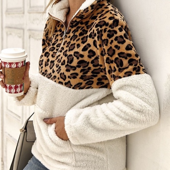 Leopard print block and ivory pull over fleece with zipper - Picture 5 of 7